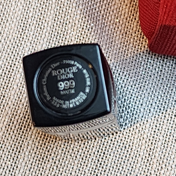 DIOR Trousse in Christmas Red with Iconic Red #999 LIPSTICK and Miss Dior Bomb - Picture 5 of 8